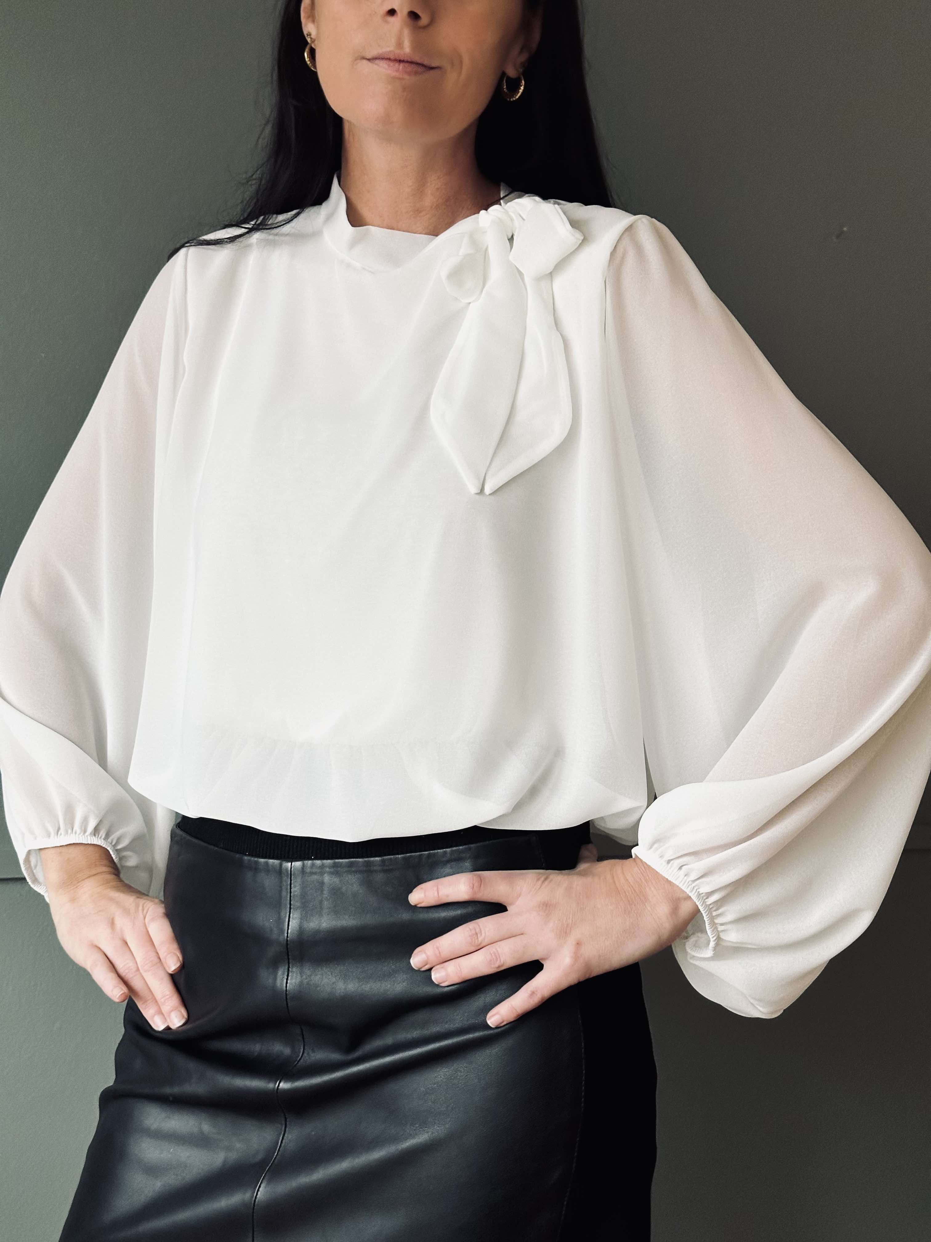 Bluse m. Sløjfe - White - Image 4