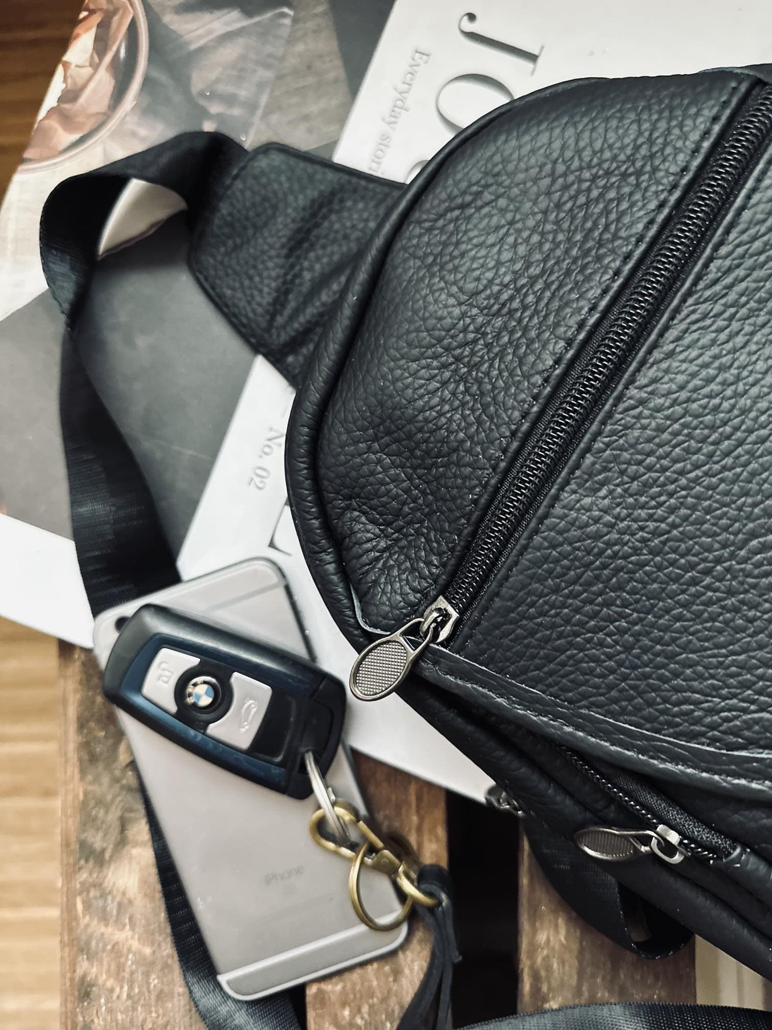 Bodybag Black leather - Image 5