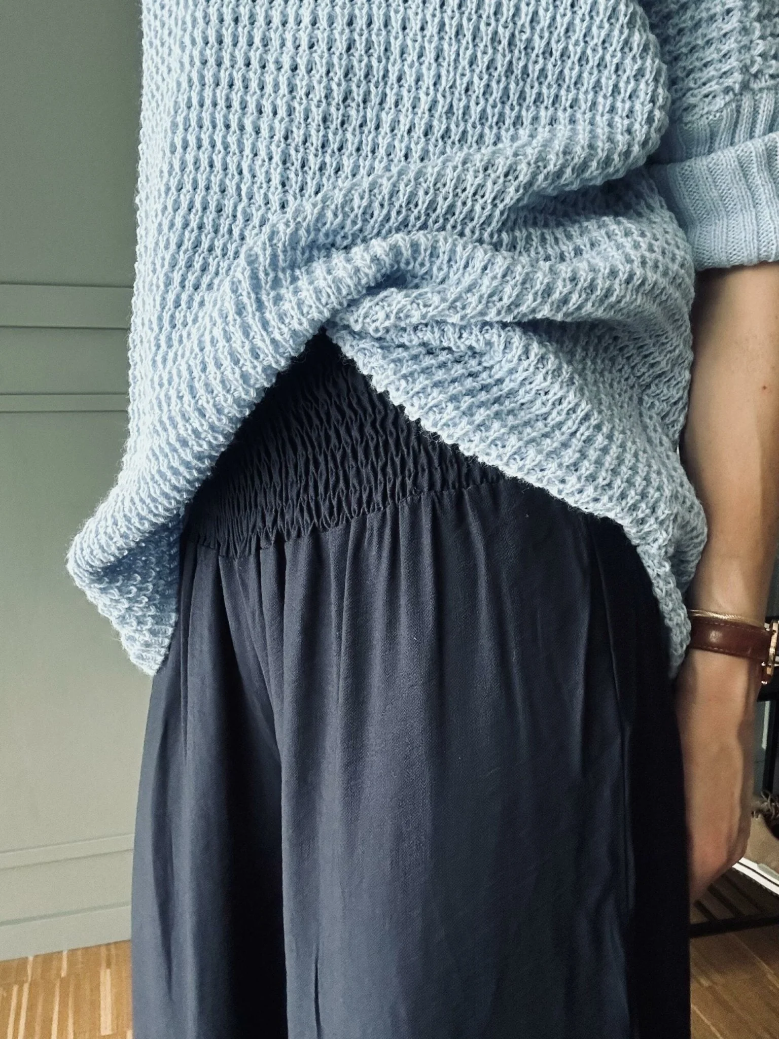 Bukser med smock – Navy - Image 3