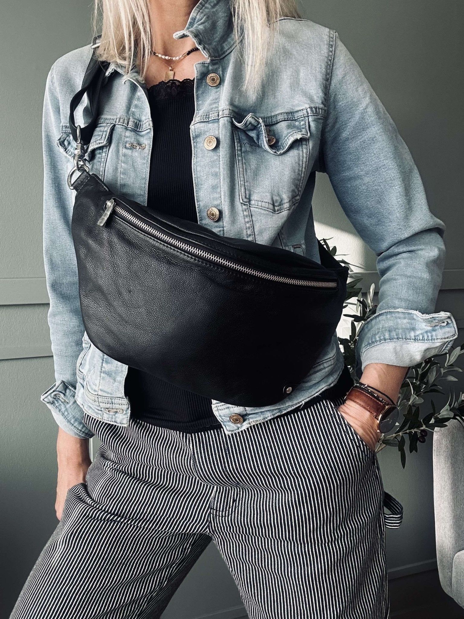Bumbag Aura Big Black - Image 2