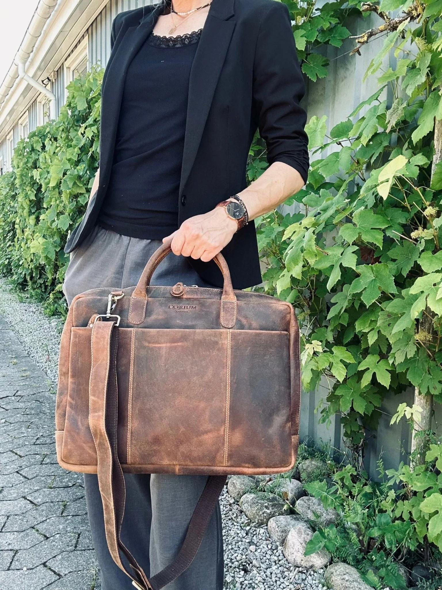 Laptop Hunter - Image 17