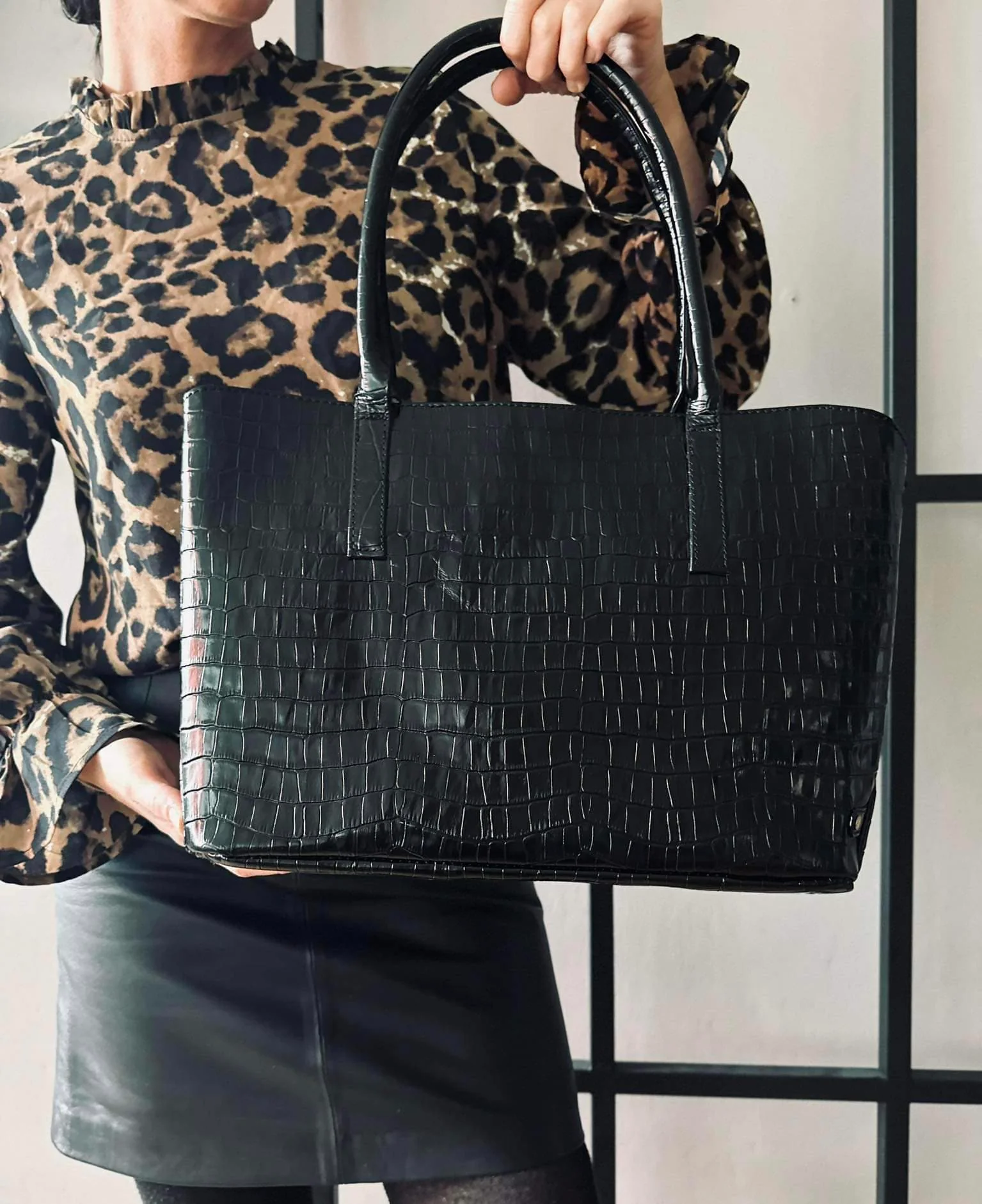 Taske Croco Black leather